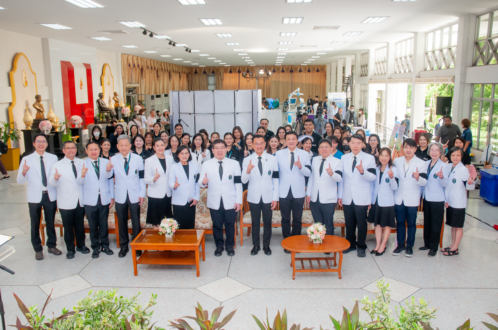 ‘ศิริราช-ศูนย์การแพทย์กาญจนาภิเษก’ ร่วมจัดโครงการ “93 ดวงตา 93 ข้อเทียม รวมพลังคณะแพทยศาสตร์ศิริราชพยาบาล น้อมถวายพระราชกุศลแด่พระบรมราชชนนีพันปีหลวง”